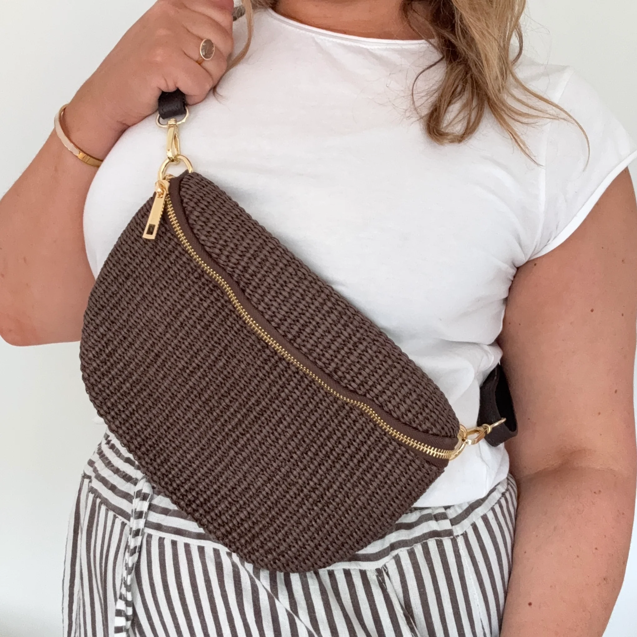 Chocolate Raffia Large Crossbody / Waist Bag - Image 3