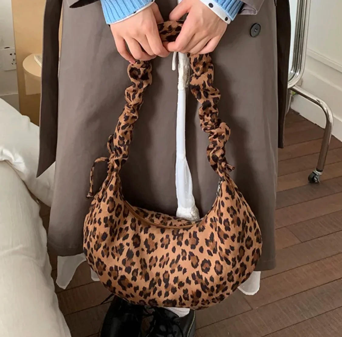 Leopard Print Crossbody/ Shoulder Bag - Image 5