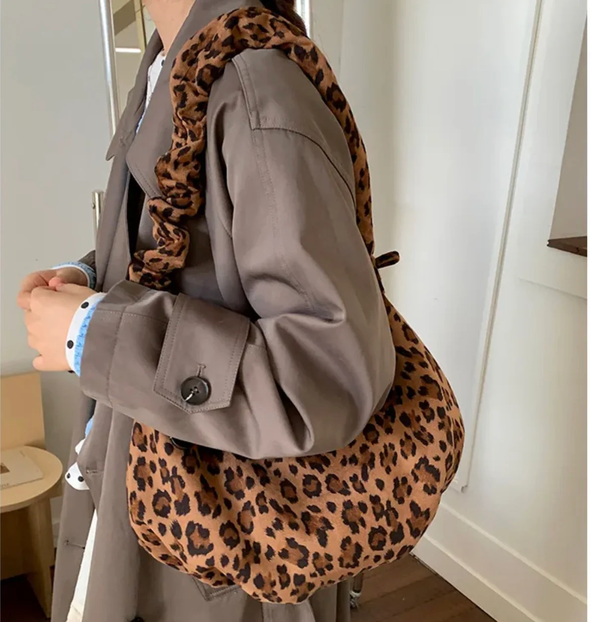 Leopard Print Crossbody/ Shoulder Bag - Image 7